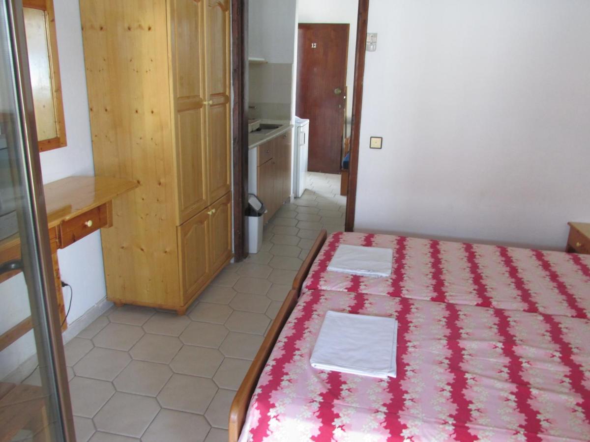 Apartments Villa Castor Pefkochori Bagian luar foto